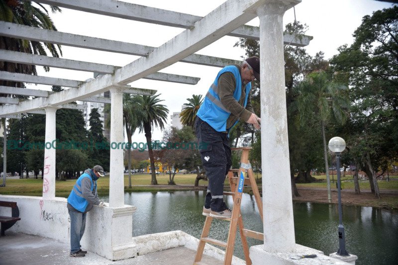 Operativo de limpieza y renovación en el Parque Saavedra de La Plata 2