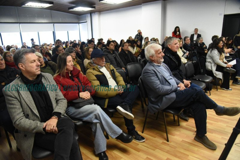 Críticas a las propuestas urbanísticas en La Plata: Desigualdad y promesas vacías Críticas a las propuestas urbanísticas en La Plata. Desigualdad y promesas vacías 3