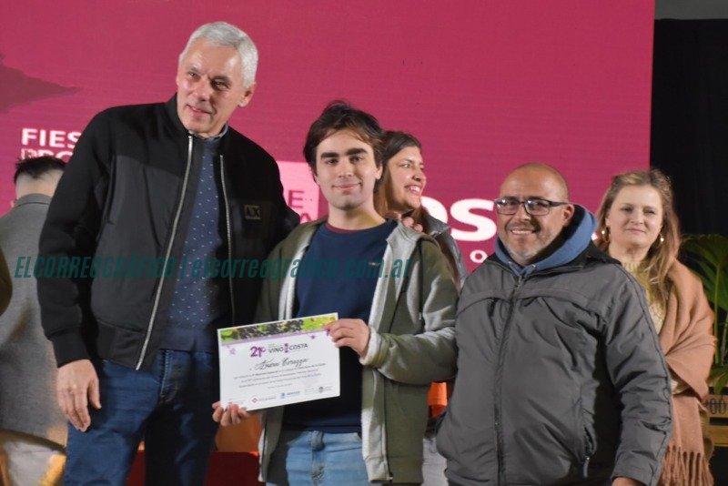 Fiesta del Vino de la Costa de Berisso: Un éxito de tradición y comunidad Fiesta del Vino de la Costa de Berisso. Un éxito de tradición y comunidad 15