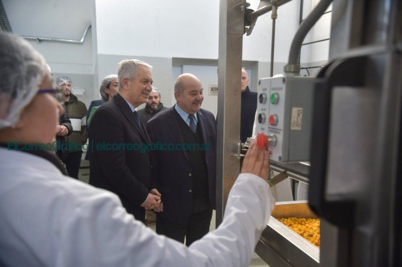 Intendente de La Plata y vicepresidente de la UNLP recorrieron Plantas Productivas de Interés Social 4