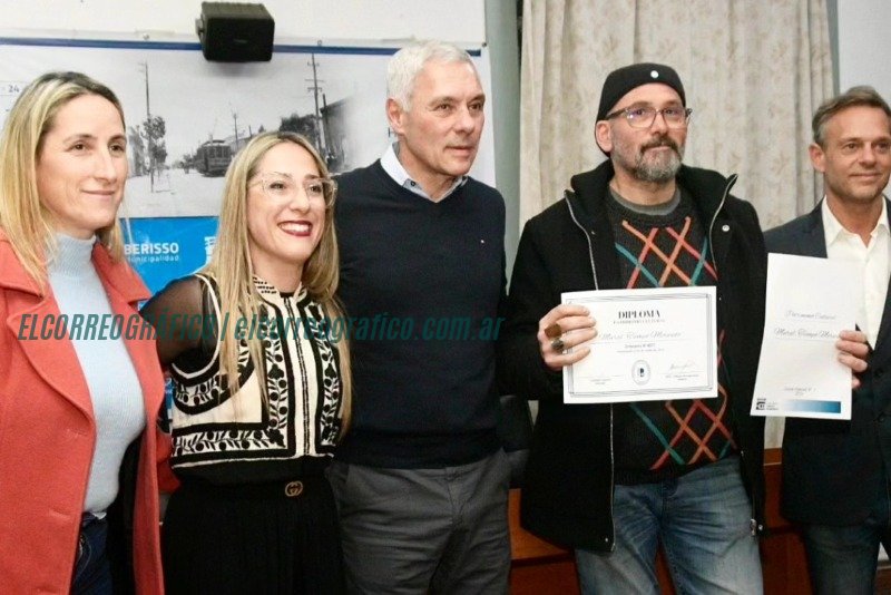 Primera Sesión Especial del HCD 2024. Celebran logros culturales y deportivos en Berisso 006