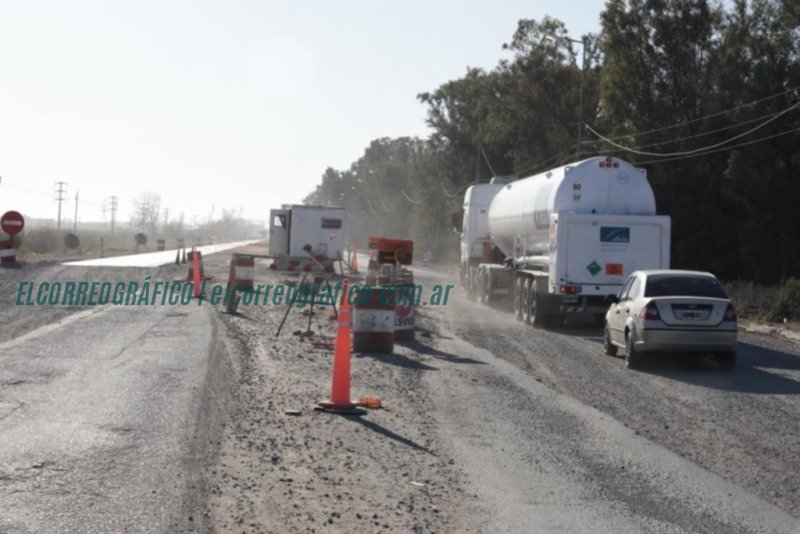 Crece la polémica por la obra paralizada en el Camino Rivadavia Crece la polémica por la obra paralizada en el Camino Rivadavia