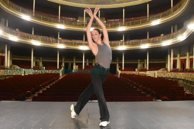 María Celeste Losa, la bailarina platense que deslumbra a Milán vuelve al Coliseo Podestá María Celeste Losa, la bailarina platense que deslumbra a Milán vuelve al Coliseo Podestá 1