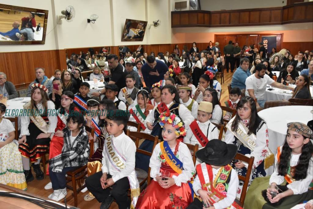 Representantes Infantiles Disfrutaron de una Tarde de Té Actividades del último fin de semana en el barco de la Fiesta Provincial del Inmigrante en Berisso 03