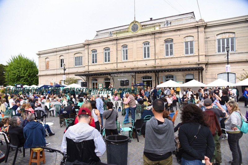 La Fiesta del Alcaucil: Encuentro de sabores y cultura en La Plata La Fiesta del Alcaucil. Encuentro de sabores y cultura en La Plata 4