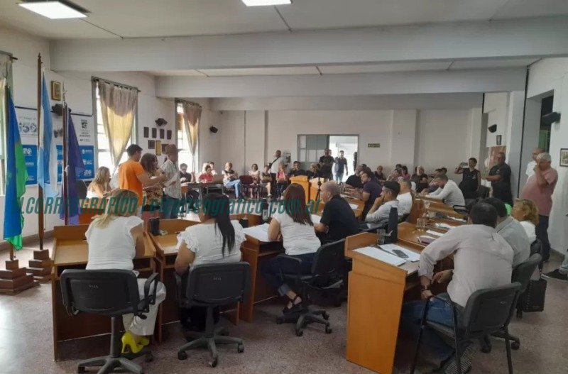 Aumento de tasas en Berisso: fuertes críticas a la gestión de Fabián Cagliardi y su bloque oficialista Aumento de tasas en Berisso, fuertes críticas a la gestión de Fabián Cagliardi y su bloque oficialista 3
