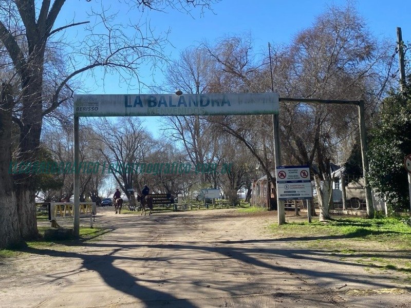 Controversia por cabañas en La Balandra, vecinos cuestionan gestión de Fabián Cagliardi 08