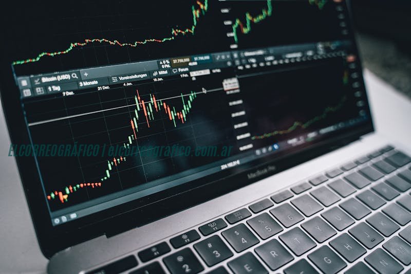 Close-up of a financial graph on a laptop screen, depicting stock market analysis in Berlin. Inteligencia artificial cuántica y soluciones innovadoras para el comercio Photo by Steve Johnson