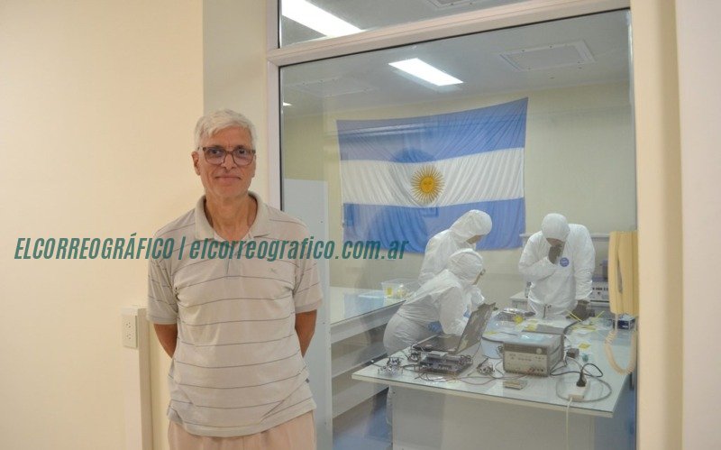 El decano de la Facultad de Ingeniería y director del Centro Tecnológico Aeroespacial (CTA), Marcos Actis.