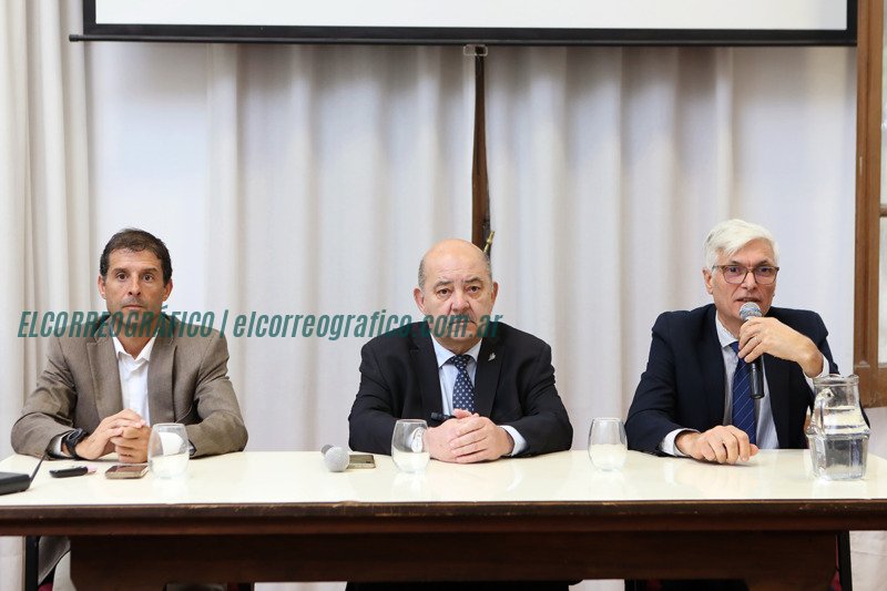 La Plata enfrenta crisis de saneamiento y agua según un informe de la UNLP La Plata enfrenta crisis de saneamiento y agua según un informe de la UNLP 3
