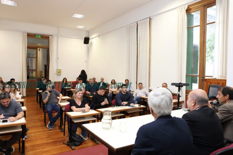 La Plata enfrenta crisis de saneamiento y agua según un informe de la UNLP La Plata enfrenta crisis de saneamiento y agua según un informe de la UNLP 8