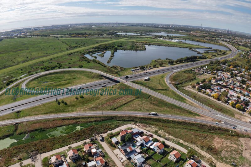 Alak y Kicillof inauguraron el distribuidor de Avenida 520 en la autopista La Plata - Buenos Aires