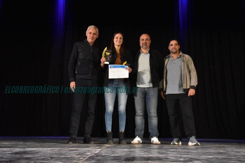 Victoria Sisterna, ganadora del Olmi Filgueira 2024 en Berisso Victoria Sisterna, ganadora del Olmi Filgueira 2024 en Berisso 2