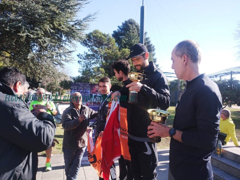 Berisso conmemoró los derechos argentinos en la Maratón del CEVECIM con más de 200 atletas 1
