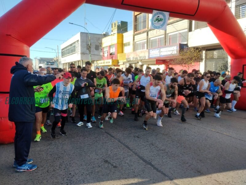 Berisso conmemoró los derechos argentinos en la Maratón del CEVECIM con más de 200 atletas Berisso conmemoró los derechos argentinos en la Maratón del CEVECIM con más de 200 atletas 2