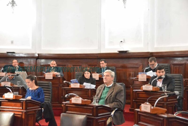 Concejo Deliberante de La Plata: Condena a Kirchner y creación de delegación Islas Malvinas Concejo Deliberante de La Plata, Condena a Kirchner y creación de delegación Islas Malvinas 2