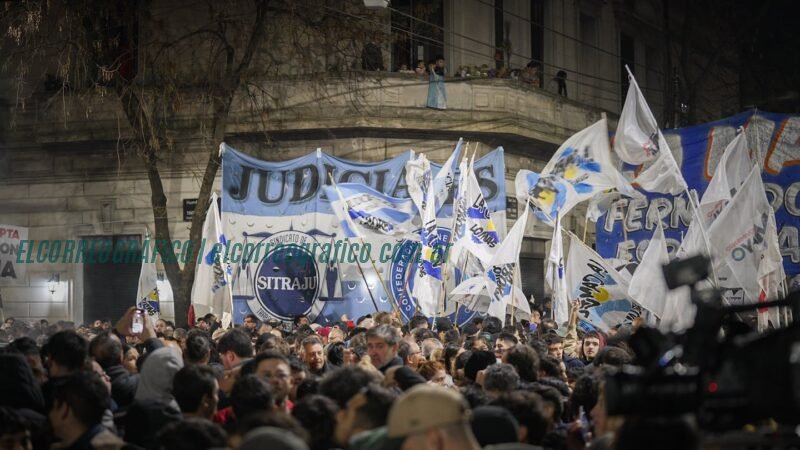 La Corte Suprema ratificó la condena a Cristina Fernández de Kirchner: Un hito judicial en Argentina La Corte Suprema ratificó la condena a Cristina Fernández de Kirchner, Un hito judicial en Argentina 09