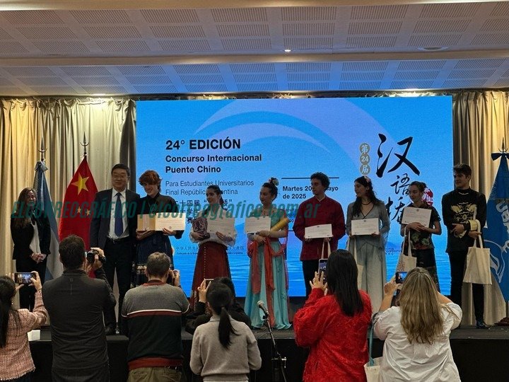 Joven berissense triunfa en concurso de idioma chino y viaja al mundial 02