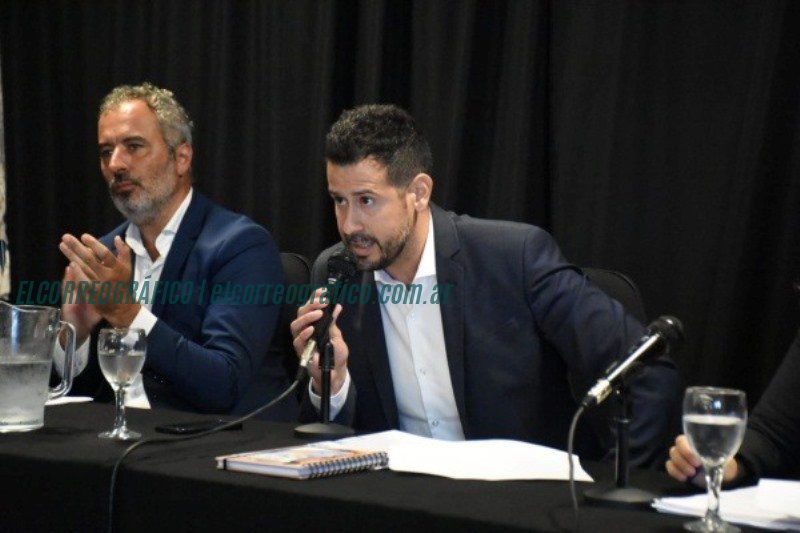 Marcelo Galland y el escándalo de la seguridad social en el Club Universitario de La Plata Marcelo Galland y el escándalo de la seguridad social en el Club Universitario de La Plata 1