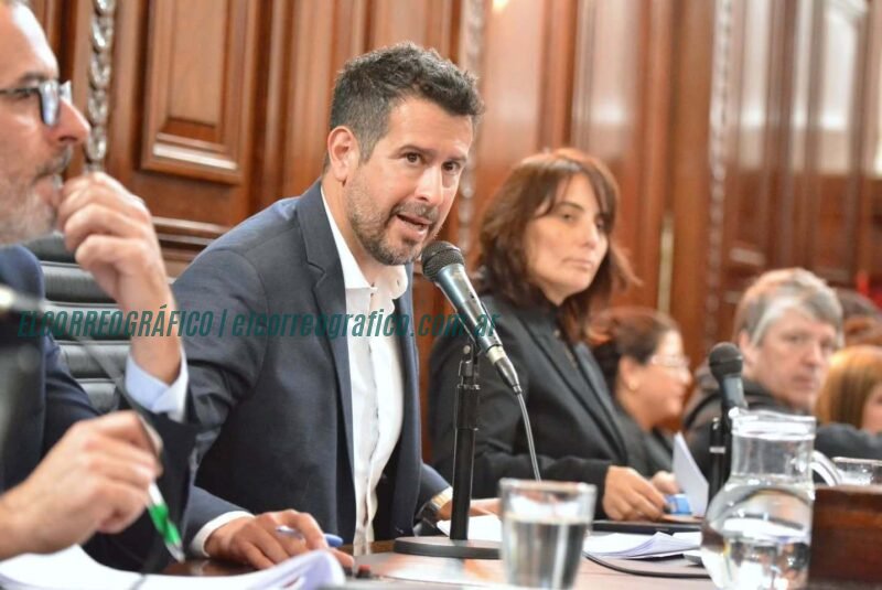 Marcelo Galland y el escándalo de la seguridad social en el Club Universitario de La Plata Marcelo Galland y el escándalo de la seguridad social en el Club Universitario de La Plata 3