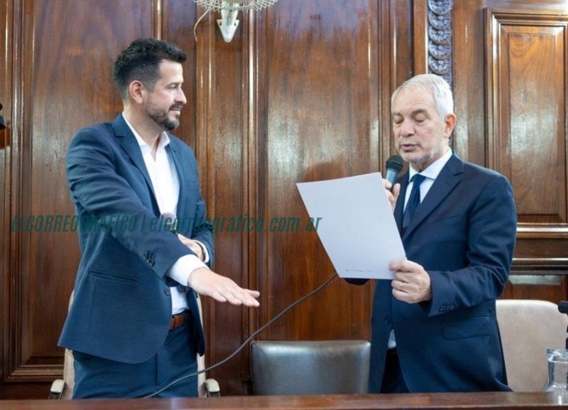 Marcelo Galland y el escándalo de la seguridad social en el Club Universitario de La Plata Marcelo Galland y el escándalo de la seguridad social en el Club Universitario de La Plata 51