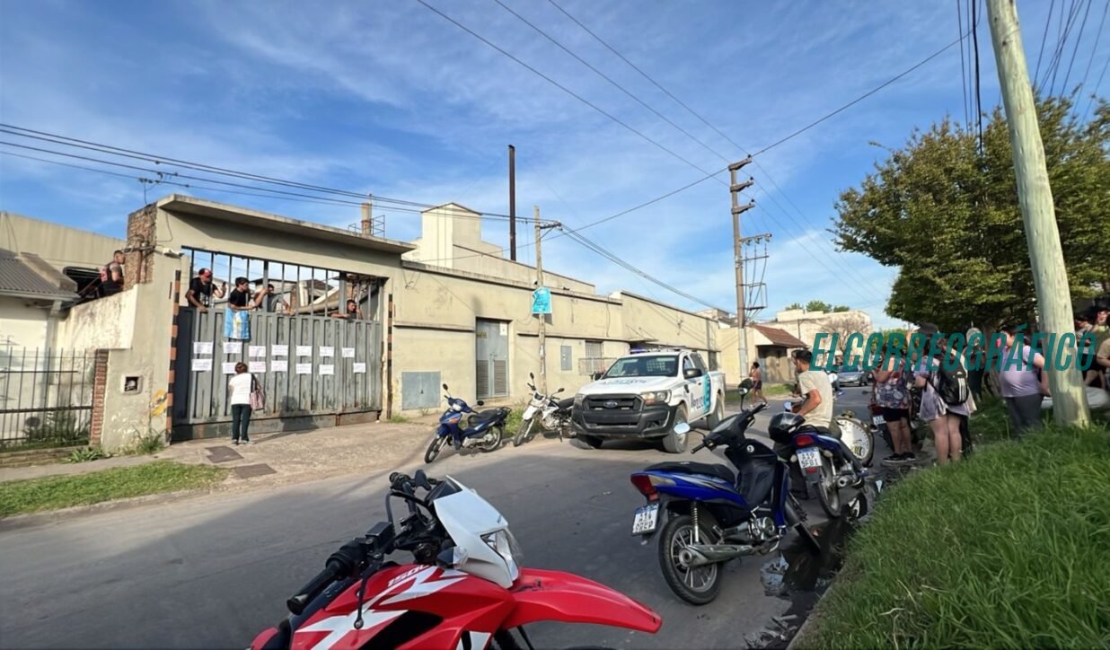 Trabajadores de Acerías Berisso ocupan la planta histórica en reclamo por salarios impagos y condiciones laborales 08