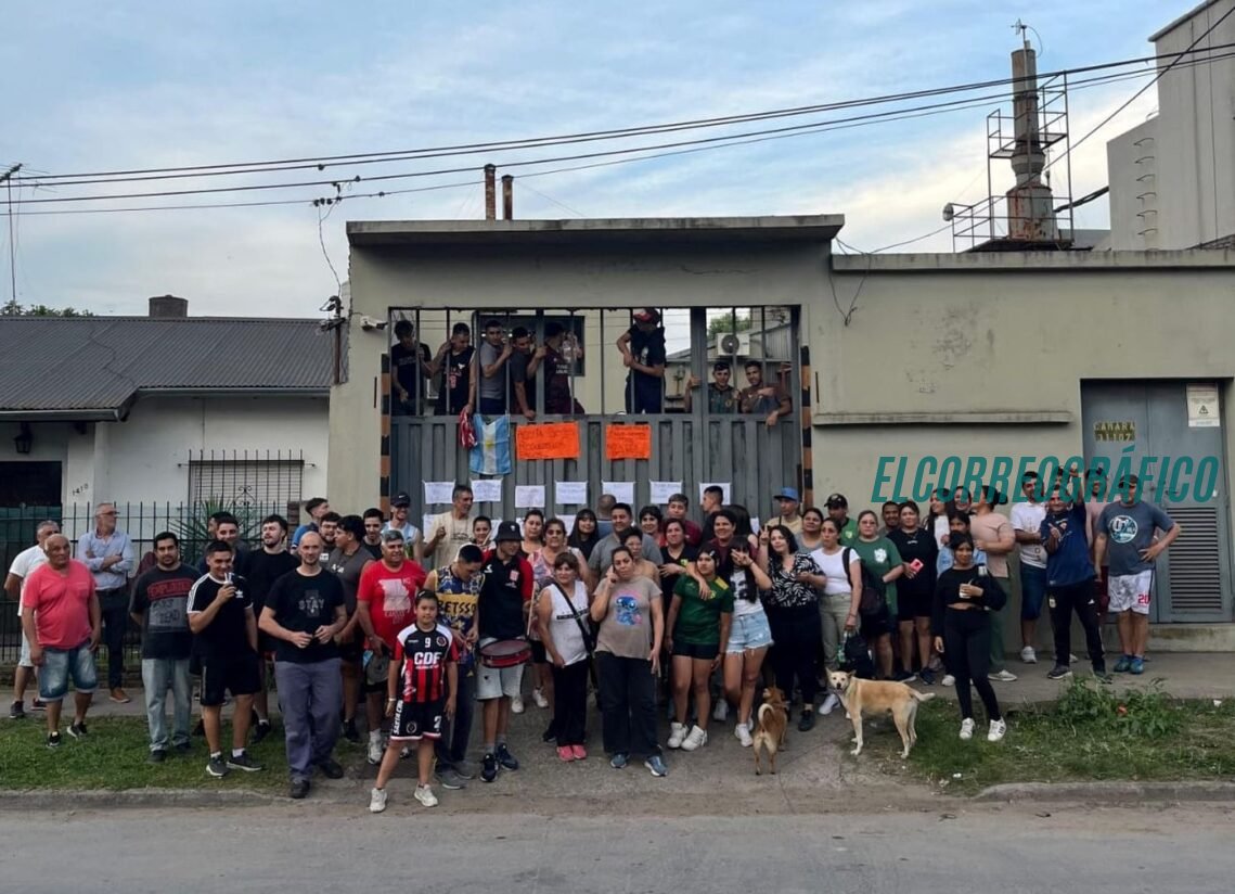 Trabajadores de Acerías Berisso ocupan la planta histórica en reclamo por salarios impagos y condiciones laborales 11