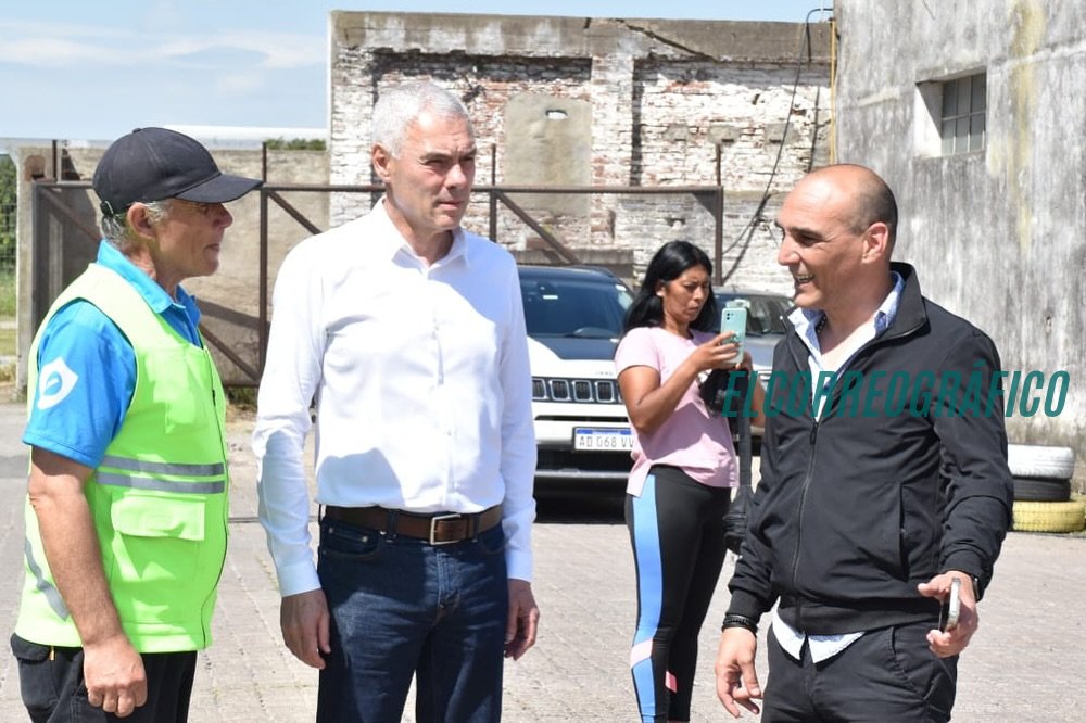 Cagliardi presentó nuevo auto para licencias que tiene más de 20 años detonado 003