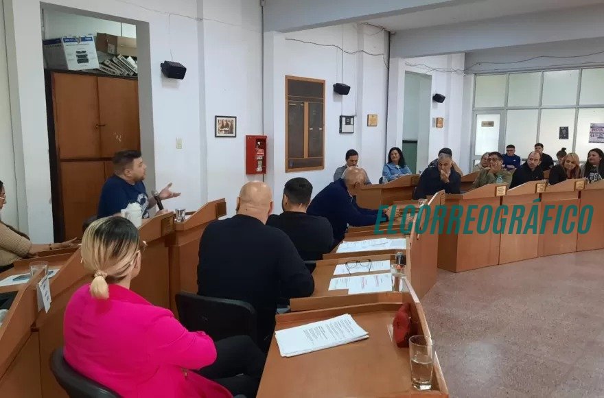 Presupuesto 2026: El Concejo Deliberante de Berisso aprobó $73 mil millones con curiosos fondos "fantasma" y cero obras Presupuesto 2026, El Concejo Deliberante de Berisso aprobó $73 mil millones con fondos fantasma y cero obras 3