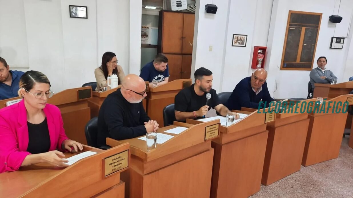 Presupuesto 2026: El Concejo Deliberante de Berisso aprobó $73 mil millones con curiosos fondos "fantasma" y cero obras Presupuesto 2026, El Concejo Deliberante de Berisso aprobó $73 mil millones con fondos fantasma y cero obras 6