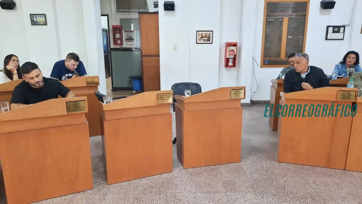 Presupuesto 2026: El Concejo Deliberante de Berisso aprobó $73 mil millones con curiosos fondos "fantasma" y cero obras Presupuesto 2026, El Concejo Deliberante de Berisso aprobó $73 mil millones con fondos fantasma y cero obras 7