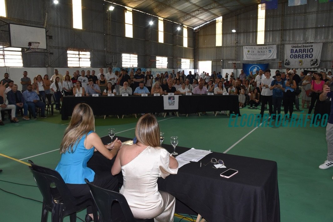 Recambio Legislativo 2025 en Berisso: Cagliardi celebra alianza de poder con libertarios que genera polémica Recambio Legislativo en Berisso, Cagliardi celebra alianza con libertarios que genera polémica 31