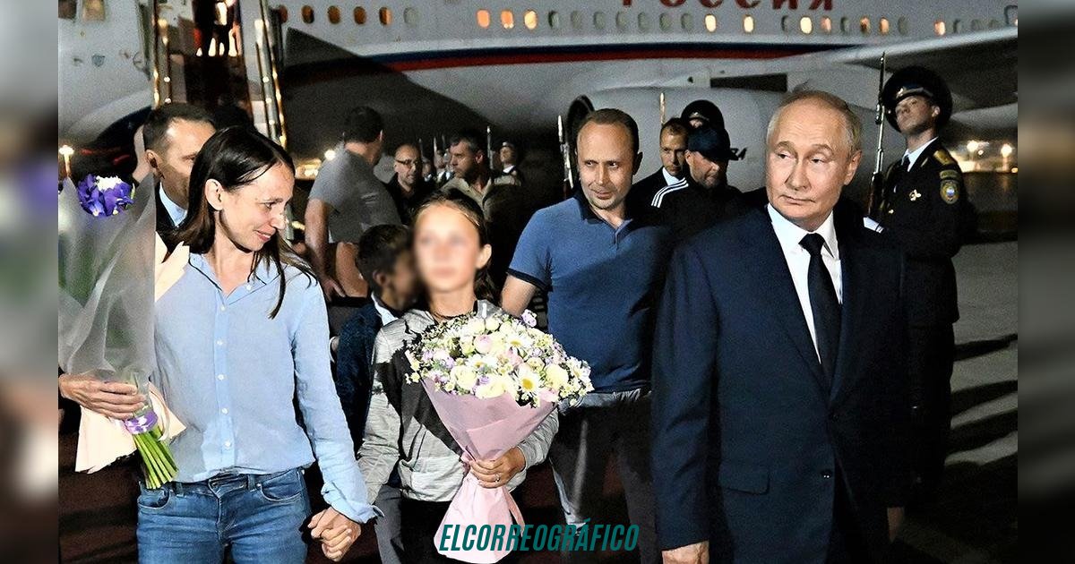 Escándalo de espionaje: Rusia inyectó 283.000 USD en propaganda en 20 medios argentinos Vladimir Putin, Lev Konstantinovich Andriashvili e Irina Yakovenko Escándalo de espionaje, Rusia inyectó $283.000 en propaganda en 20 medios argentinos 722