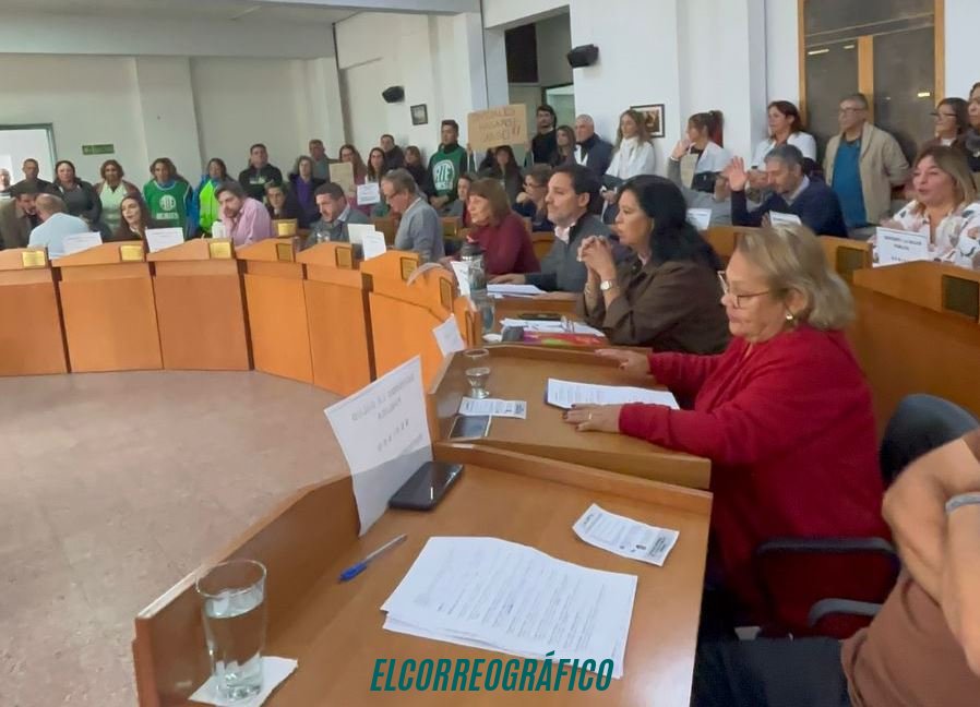 El HCD Berisso aprobó la rendición de cuentas 2025 entre graves acusaciones de opacidad financiera y escándalos institucionales sin resolver El HCD Berisso aprobó la rendición de cuentas 2025 entre graves acusaciones de opacidad financiera y escándalos institucionales sin resolver 9