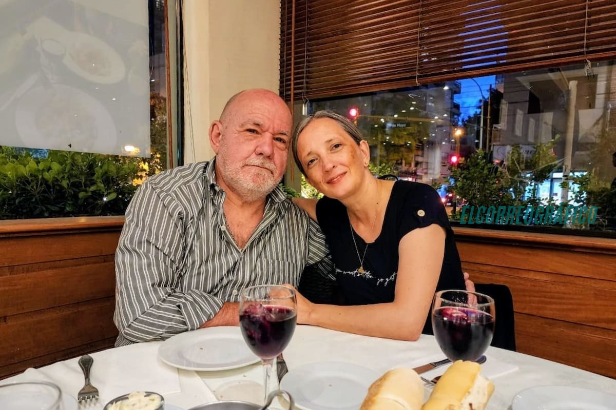 Empanadas de Berisso conquistan Lituania: 3 años de éxito inspirador en el corazón de Europa Carlos Araujo y Mónica Petronis, el matrimonio berissense dueño del restaurante argentino en Lituania "La Empanada" Empanadas de Berisso conquistan Lituania. 3 años de éxito revelador en el corazón de Europa 1