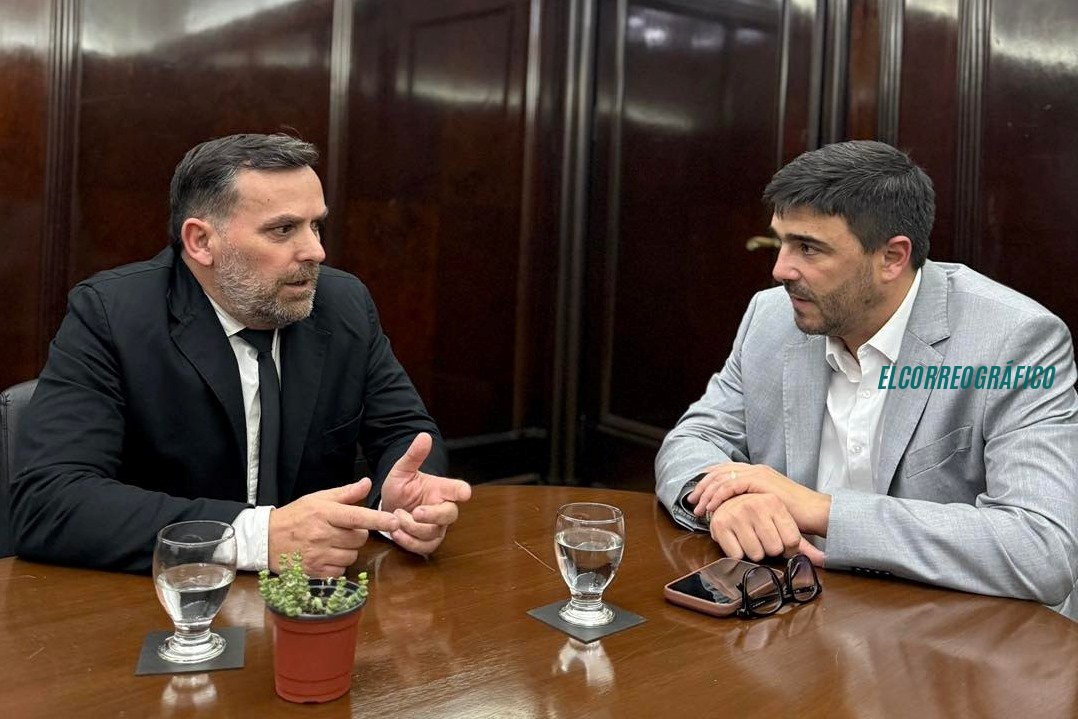 Swar y Galli se reunieron para destrabar subsidios, transporte infantil y trámites del RENAPER en Berisso Swar y Galli se reunieron para destrabar subsidios, transporte infantil y trámites del RENAPER en Berisso 1