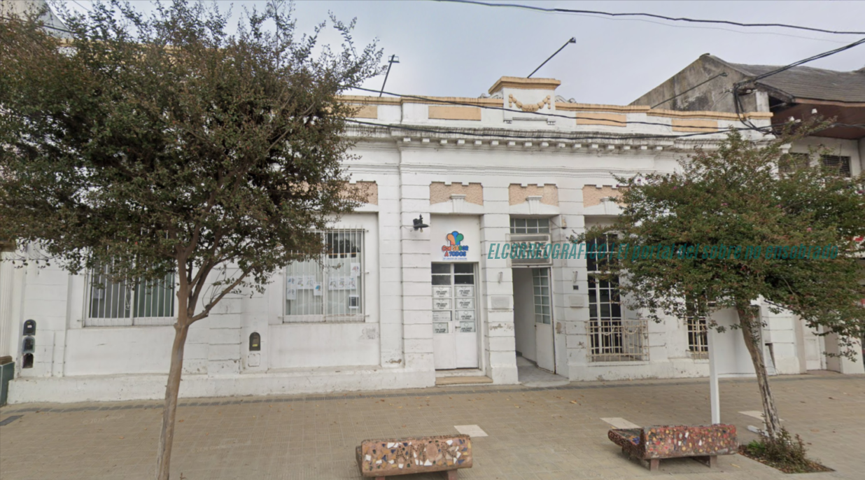 Dirección de Cultura Berisso: eliminada por Cagliardi y Slezack tras 40 años históricos y crece la polémica por el vaciamiento Fachada de la Casa de Cultura de Berisso, con bandera municipal, ilustrando la nota sobre Dirección de Cultura Berisso. Dirección de Cultura Berisso, eliminada por Cagliardi y Slezack tras 40 años históricos y crece la polémica por el vaciamiento