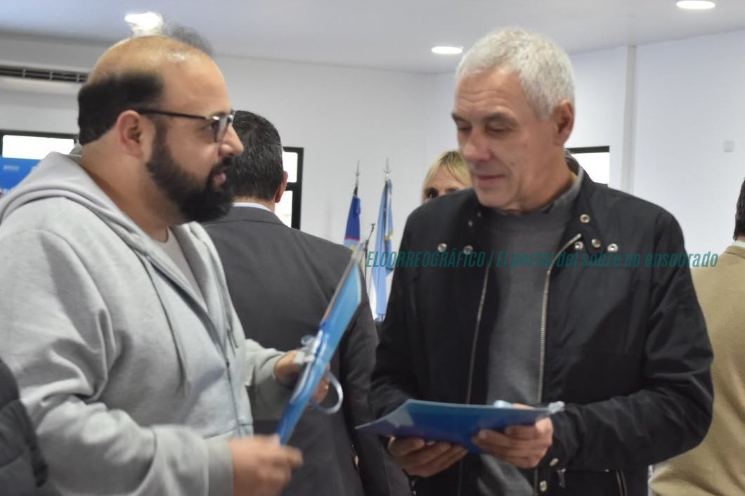Reelección de intendentes: en Berisso Cagliardi enfrenta el límite de la Ley 14.836 a un año de las urnas Ramiro Crilchuk Reelección de intendentes en Berisso, Cagliardi enfrenta el límite de la Ley 14.836 a un año de las urnas 5