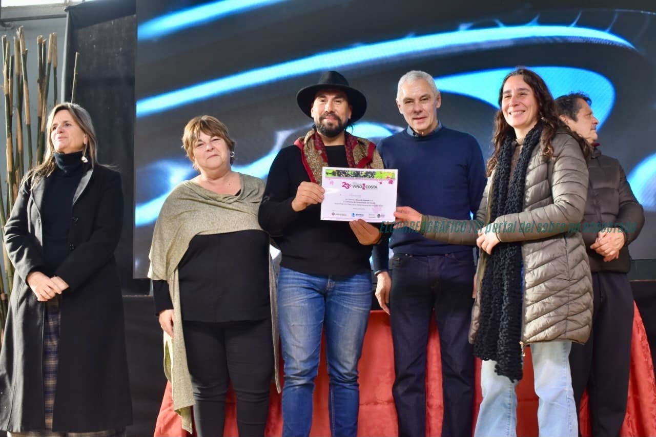 Vino de la Costa: la 23° Fiesta de Berisso cerró con récord notable de producción pese a la crisis nacional Vino de la Costa, la 23° Fiesta de Berisso cerró con récord de producción pese a la crisis nacional 14