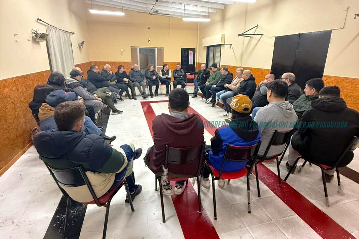 Pablo Swar en recorrido Berisso: 5 reuniones semanales y el plan clave contra el abandono Pablo Swar en recorrido Berisso, 5 reuniones semanales y el plan clave contra el abandono 4