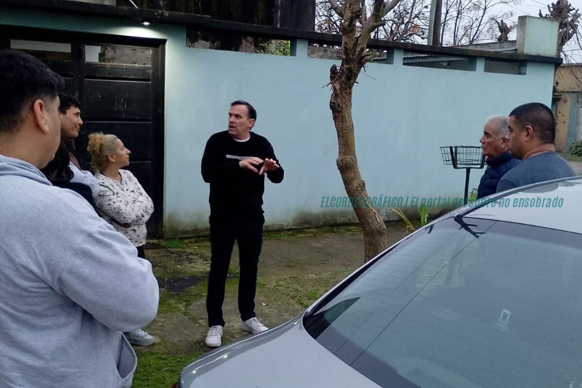 Villa Zula: robos, calles rotas y basura acumulada exponen el abandono en Berisso Pablo Swar Villa Zula robos, calles rotas y basura acumulada exponen el abandono en Berisso 3