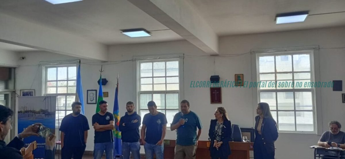 Concejo Deliberante de Berisso: 100 fabulosos funcionarios y sendas de papel innovador, clave del debate Concejo Deliberante de Berisso, 100 funcionarios y sendas de papel, clave del debate 1
